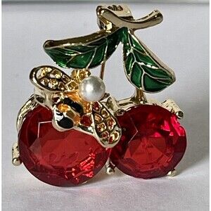 Cherry’s With Bee Brooch Pin Crystal Rhinestones Enamaled & Faux Pearl New